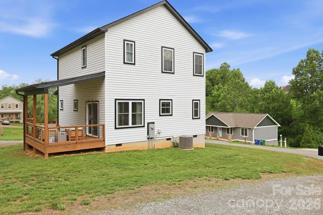 27 Ben Lippen Road, Asheville, NC 28806