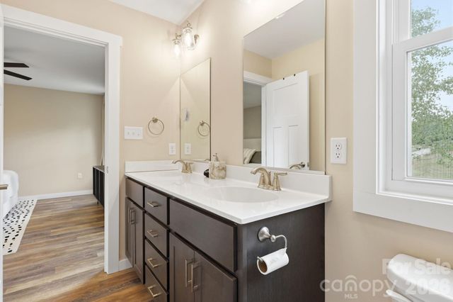 27 Ben Lippen Road, Asheville, NC 28806