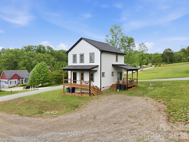 27 Ben Lippen Road, Asheville, NC 28806