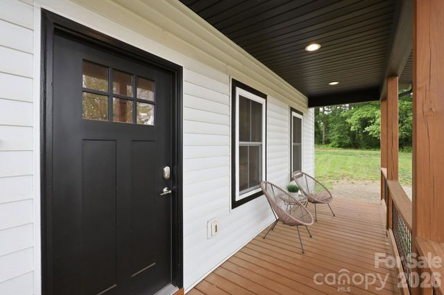 27 Ben Lippen Road, Asheville, NC 28806