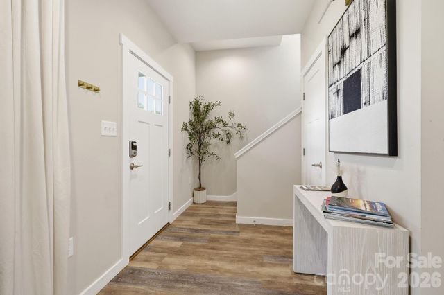 27 Ben Lippen Road, Asheville, NC 28806