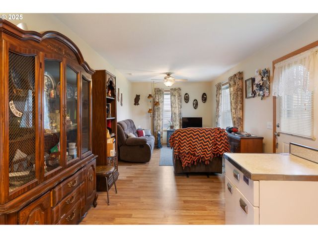 3607 Se 130TH Ave, Portland, OR 97236