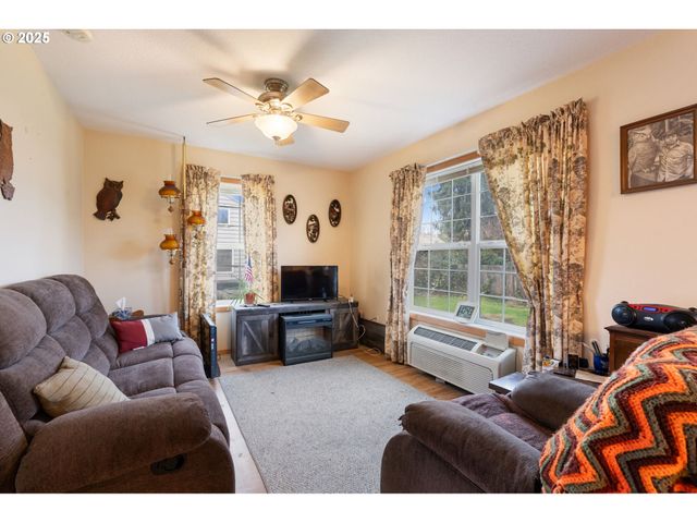 3607 Se 130TH Ave, Portland, OR 97236