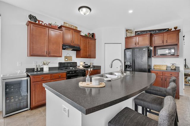 1611 Balboa Drive, Minooka, IL 60447