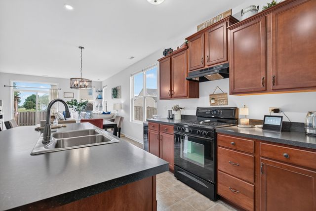 1611 Balboa Drive, Minooka, IL 60447