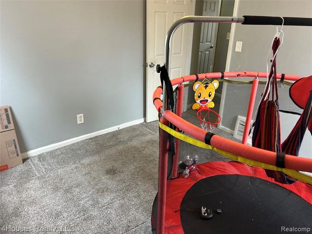 9126 Abington Avenue, Detroit, MI 48228