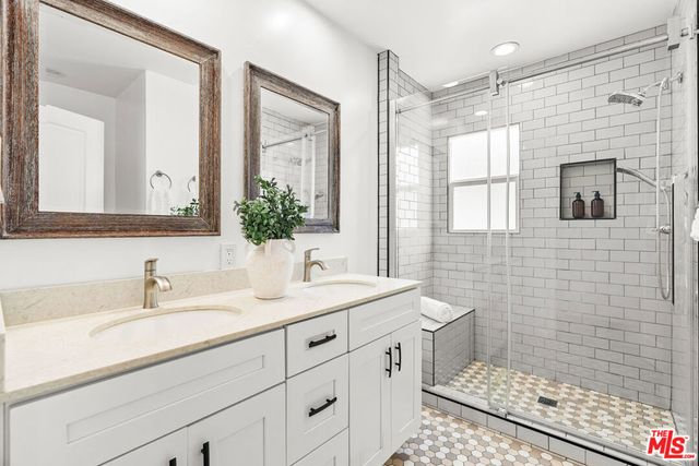 1185 Hauser Boulevard, Los Angeles, CA 90019
