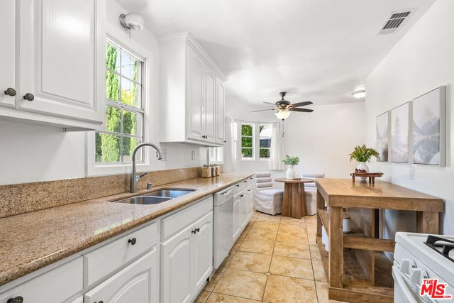 1185 Hauser Boulevard, Los Angeles, CA 90019