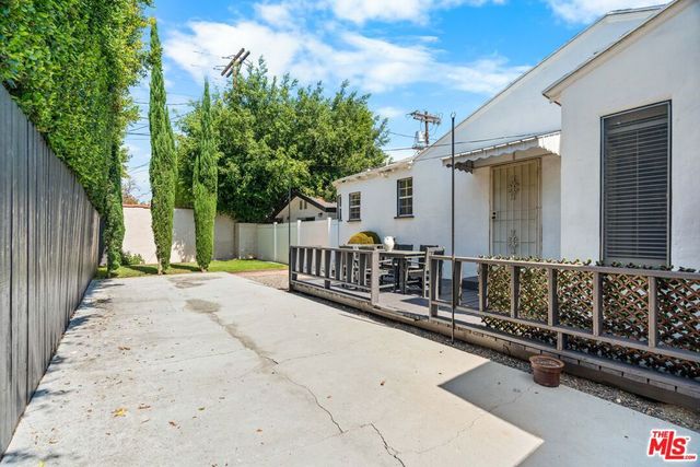 1185 Hauser Boulevard, Los Angeles, CA 90019
