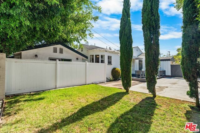 1185 Hauser Boulevard, Los Angeles, CA 90019