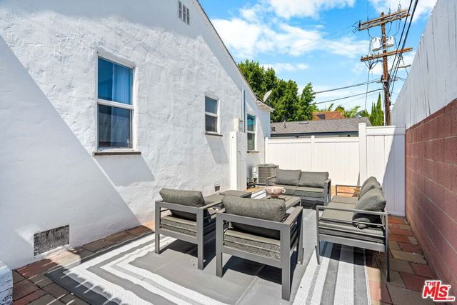 1185 Hauser Boulevard, Los Angeles, CA 90019