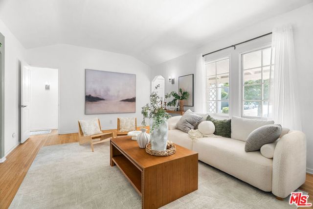 1185 Hauser Boulevard, Los Angeles, CA 90019