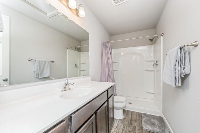 1710 Burr Pond Lane, Vicksburg, MI 49097