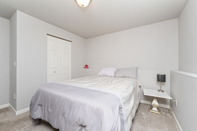 1710 Burr Pond Lane, Vicksburg, MI 49097