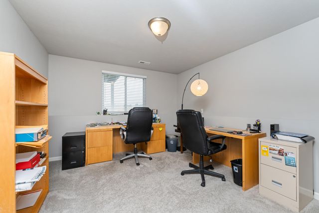 1710 Burr Pond Lane, Vicksburg, MI 49097