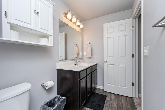 1710 Burr Pond Lane, Vicksburg, MI 49097