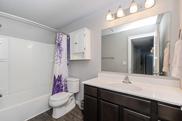 1710 Burr Pond Lane, Vicksburg, MI 49097