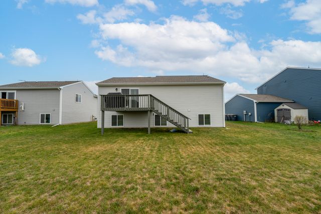 1710 Burr Pond Lane, Vicksburg, MI 49097