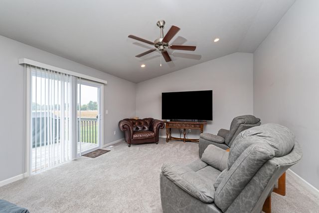 1710 Burr Pond Lane, Vicksburg, MI 49097