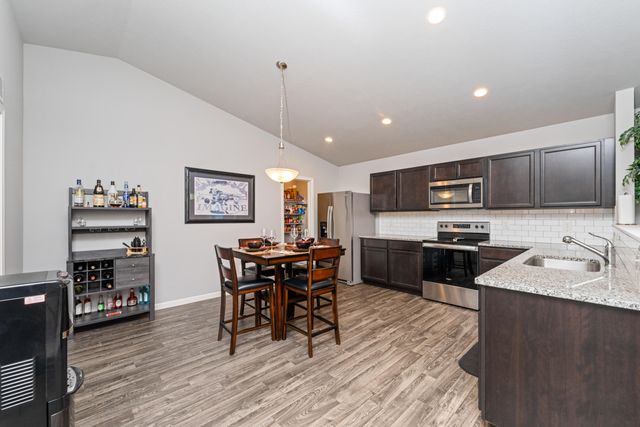 1710 Burr Pond Lane, Vicksburg, MI 49097