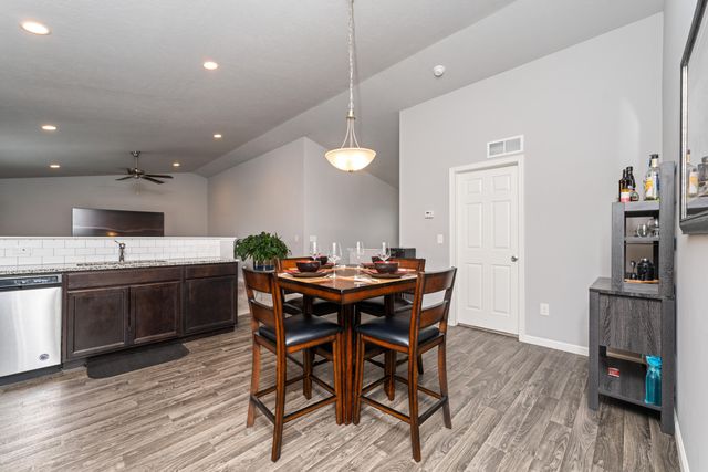 1710 Burr Pond Lane, Vicksburg, MI 49097