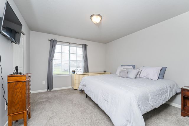 1710 Burr Pond Lane, Vicksburg, MI 49097