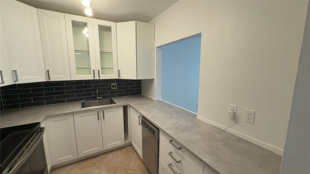 251 S Cypress Rd 127, Pompano Beach, FL 33060