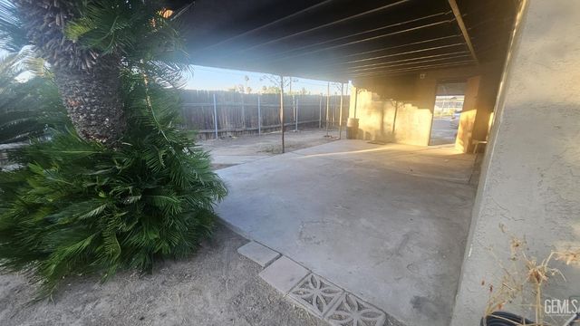 220 E 9th Street, Bakersfield, CA 93307