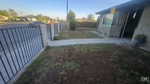 220 E 9th Street, Bakersfield, CA 93307