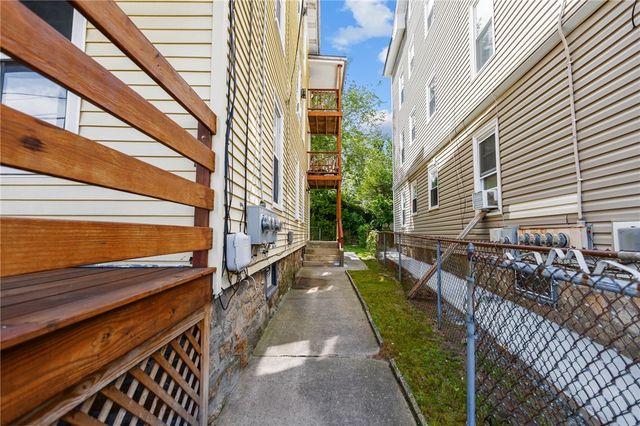 289 Mowry Street, Woonsocket, RI 02895