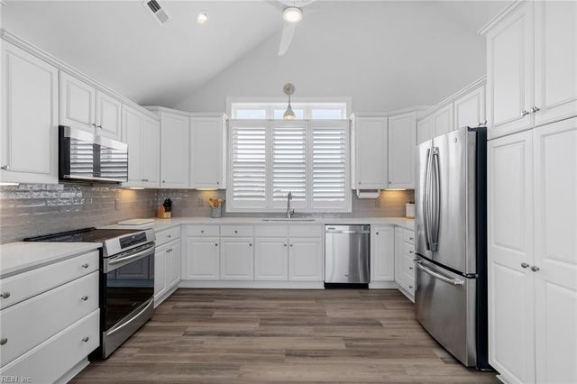 3252 Sandpiper RD, Virginia Beach, VA 23456