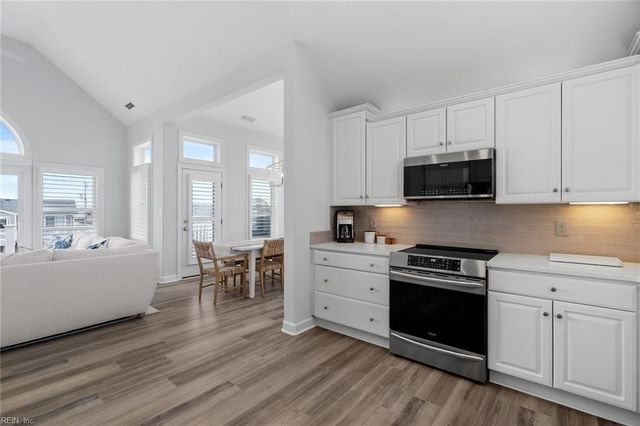 3252 Sandpiper RD, Virginia Beach, VA 23456