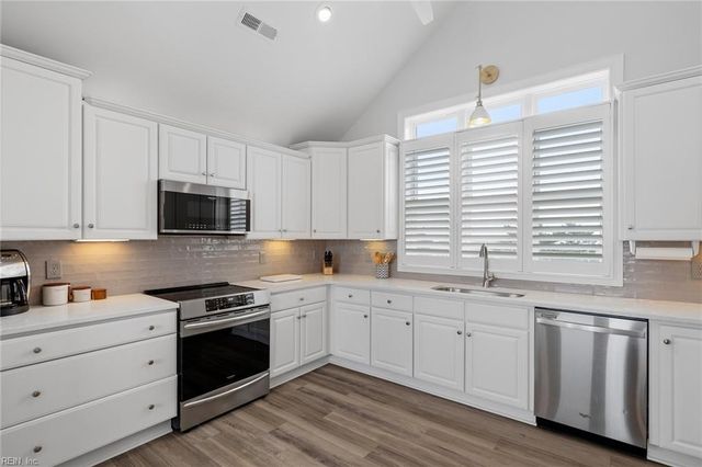 3252 Sandpiper RD, Virginia Beach, VA 23456