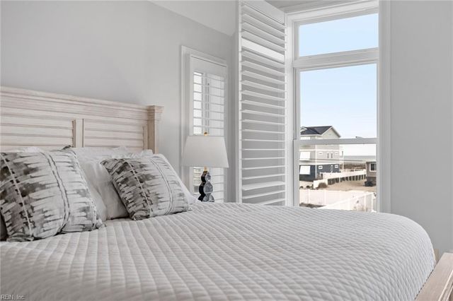 3252 Sandpiper RD, Virginia Beach, VA 23456