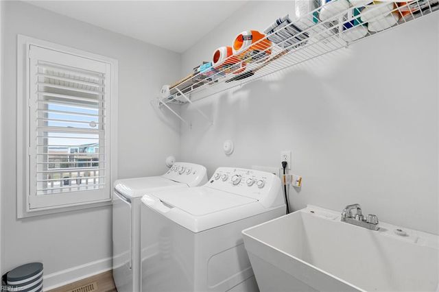 3252 Sandpiper RD, Virginia Beach, VA 23456