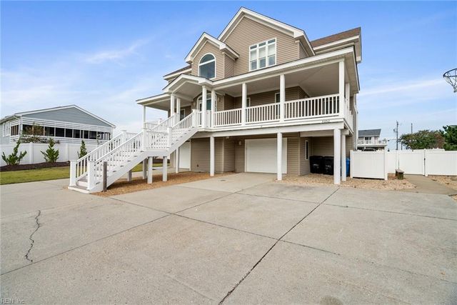 3252 Sandpiper RD, Virginia Beach, VA 23456
