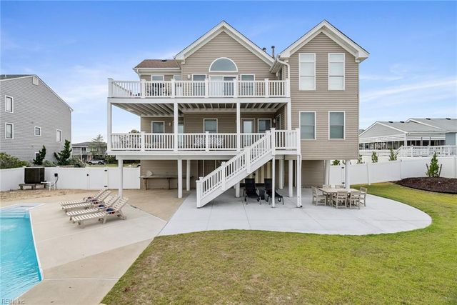 3252 Sandpiper RD, Virginia Beach, VA 23456