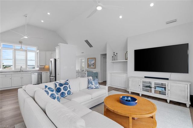 3252 Sandpiper RD, Virginia Beach, VA 23456