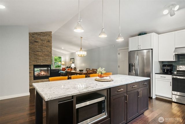 21337 Eagle Sky Place, Poulsbo, WA 98370