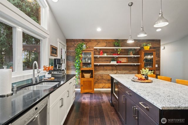 21337 Eagle Sky Place, Poulsbo, WA 98370