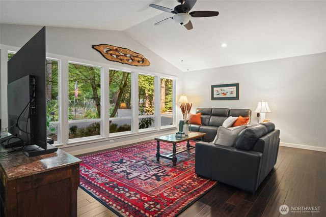 21337 Eagle Sky Place, Poulsbo, WA 98370
