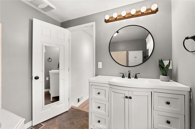 2335 Carfax, Long Beach, CA 90815