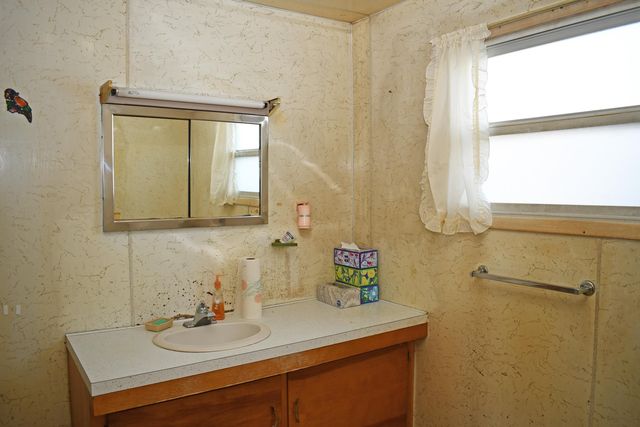 1197 S Bay Drive, Tawas City, MI 48763