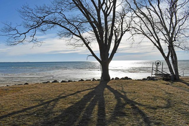 1197 S Bay Drive, Tawas City, MI 48763