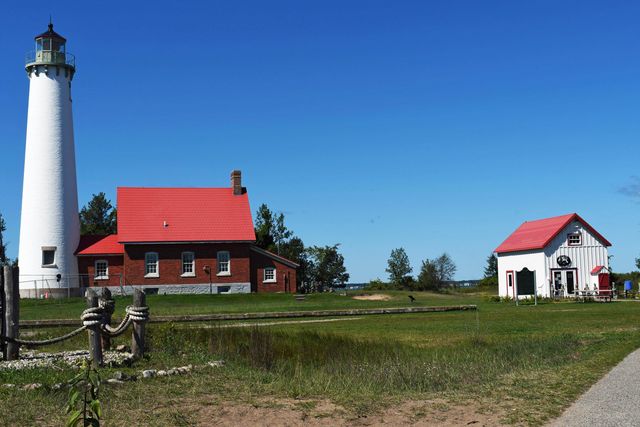 1197 S Bay Drive, Tawas City, MI 48763