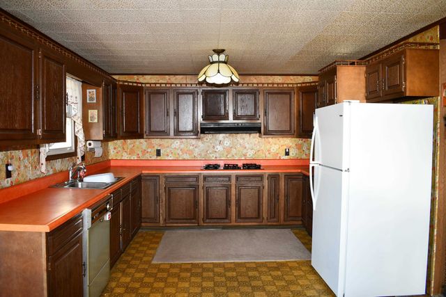 1197 S Bay Drive, Tawas City, MI 48763