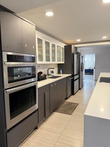 17390 NE 22nd Avenue, North Miami Beach, FL 33160