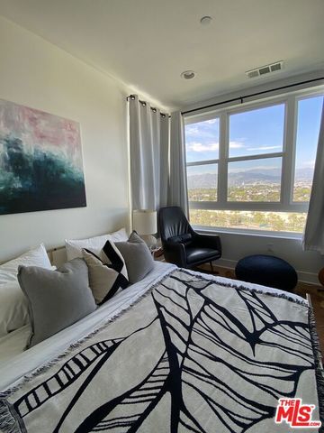 2753 Waverly Drive 801, Los Angeles, CA 90039