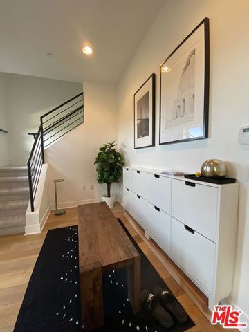 2753 Waverly Drive 801, Los Angeles, CA 90039