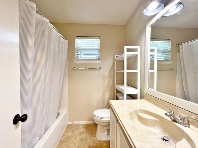 16914 David Glen Drive, Friendswood, TX 77546